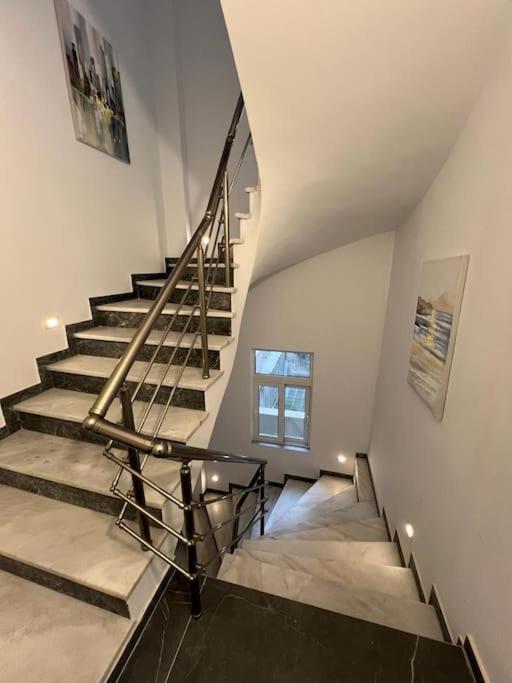 Cozy New Apartment Nearby Metro เอเธนส์ ภายนอก รูปภาพ